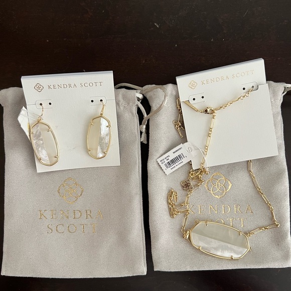 Kendra Scott Reid Gold Long Necklace - Picture 2 of 4